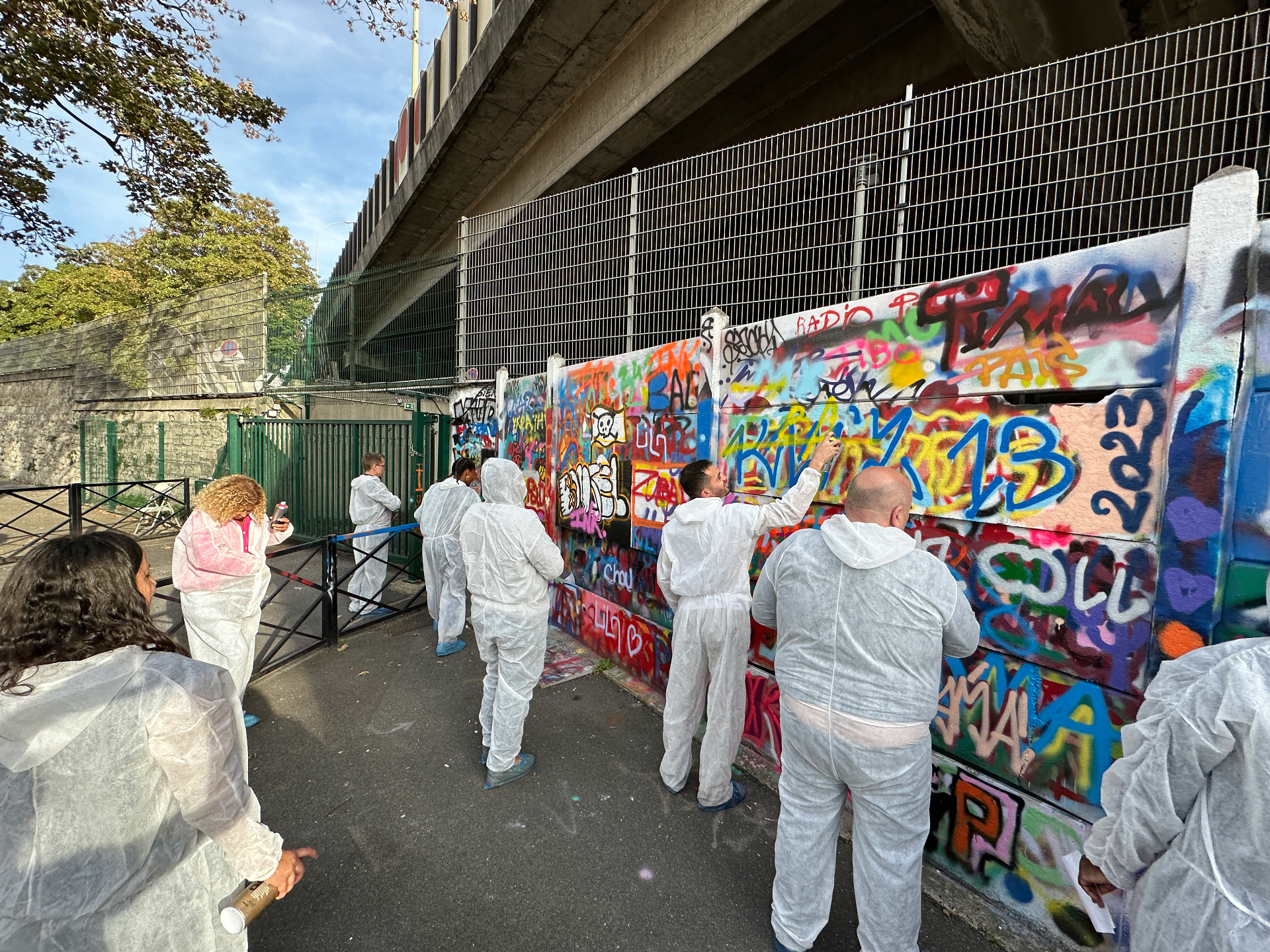TEAM BUILDING GRAFFITI — TEAM-BUILDING